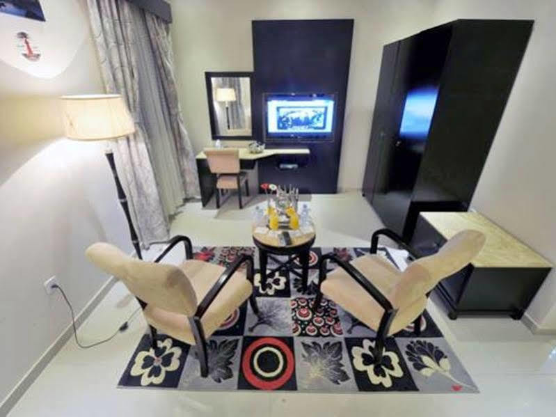 Al Janaderia 7 Aparthotel